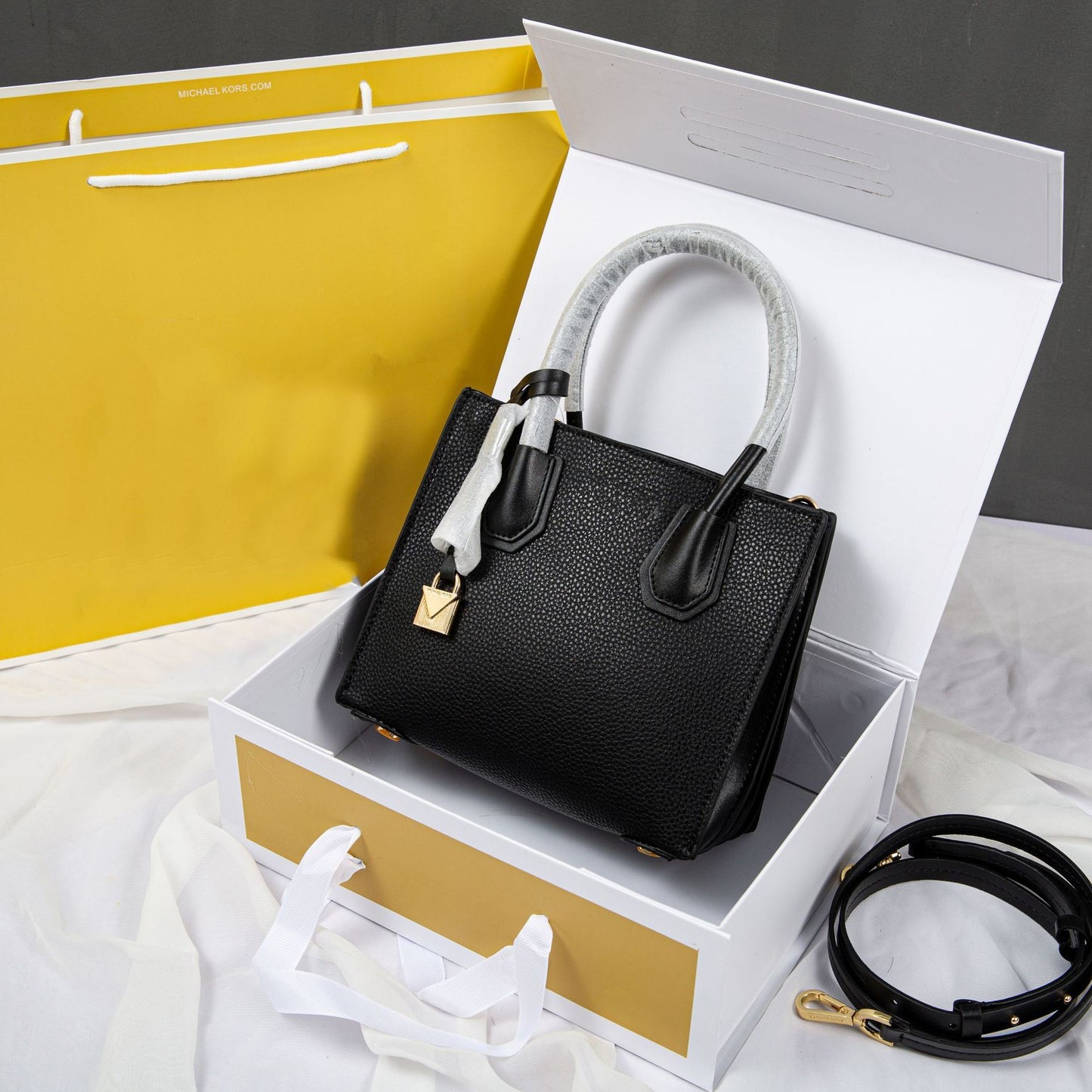Elegant Litchi Grain Cowhide Handbag – Small & Medium Luxury Edition