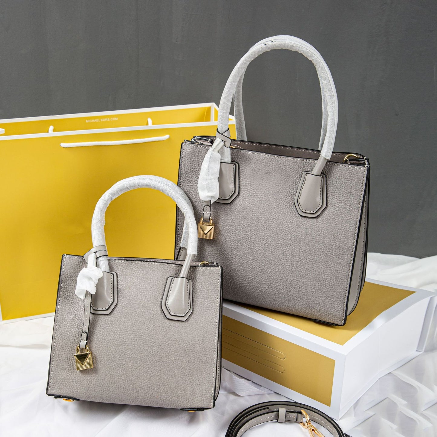 Elegant Litchi Grain Cowhide Handbag – Small & Medium Luxury Edition