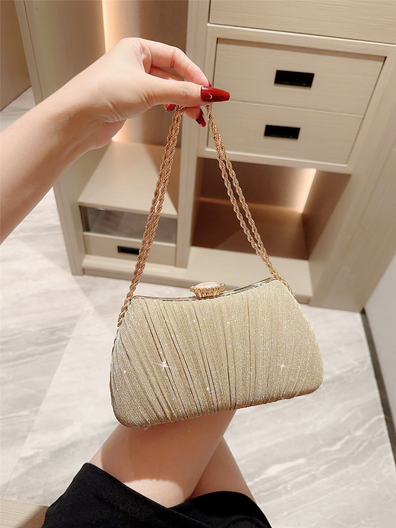 Aurum Luxe™ Crystal Clutch – Golden Glow Edition