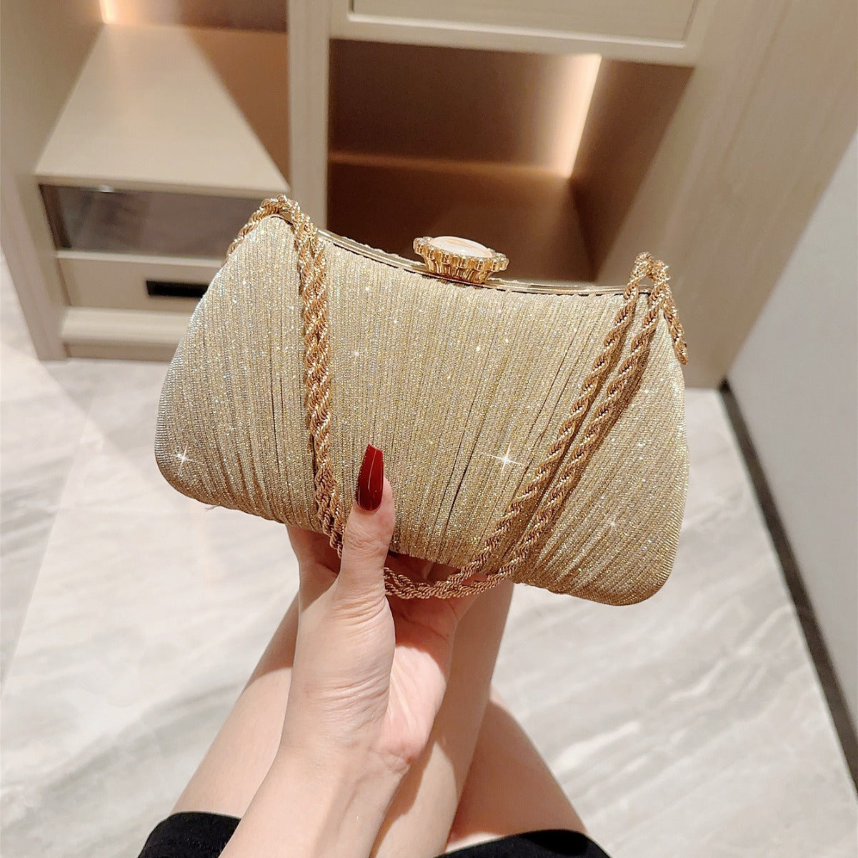 Aurum Luxe™ Crystal Clutch – Golden Glow Edition
