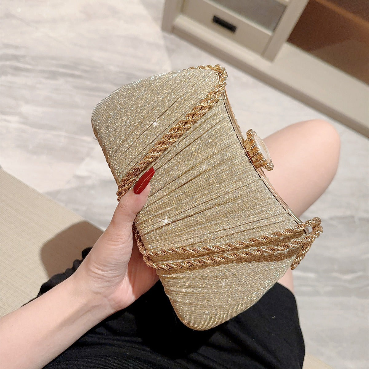 Aurum Luxe™ Crystal Clutch – Golden Glow Edition
