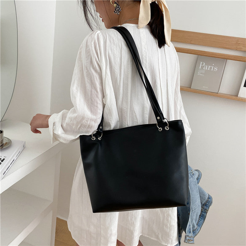 Minimalist PU Leather Shoulder Tote – Soft & Spacious Everyday Bag